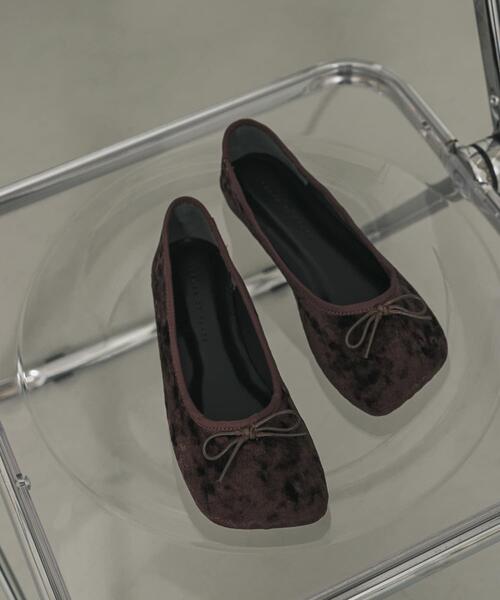 SENSE OF PLACE by URBAN RESEARCH（センスオブプレイスバイアーバンリサーチ）の「ベロアスクエアフラットシューズ（バレエシューズ・レディース・ブラウン/ブラック/グレー・LARGE/SMALL/MEDIUM）」の3枚目の写真