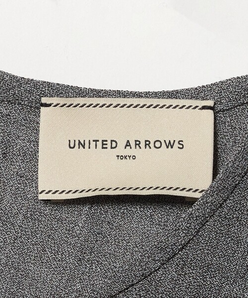 UNITED ARROWS(ユナイテッドアローズ)の「ツイル ビエラ プリーツ ワンピース ‐ウォッシャブル‐(ワンピース・レディース・ブラック/ダークグレー・FREE)」の19枚目の写真