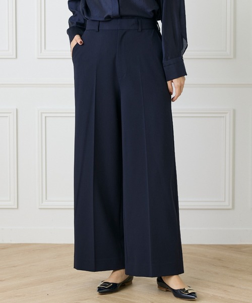 INED(イネド)の「TRドライギャバ セミワイドパンツ(その他パンツ・レディース・ベージュ/ネイビー/グレー系その他・7号/9号/11号)」の3枚目の写真