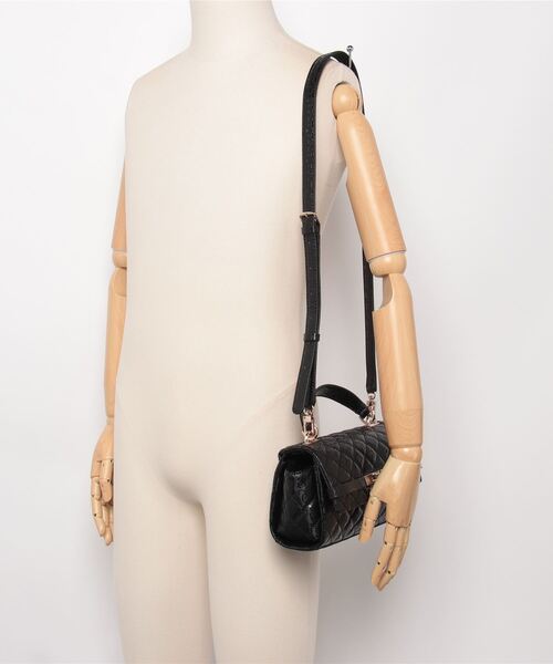 Guess(ゲス)の「IDRA Top Handle Flap ショルダーバッグ (ショルダーバッグ・レディース・ブラック・ONE SIZE)」の17枚目の写真
