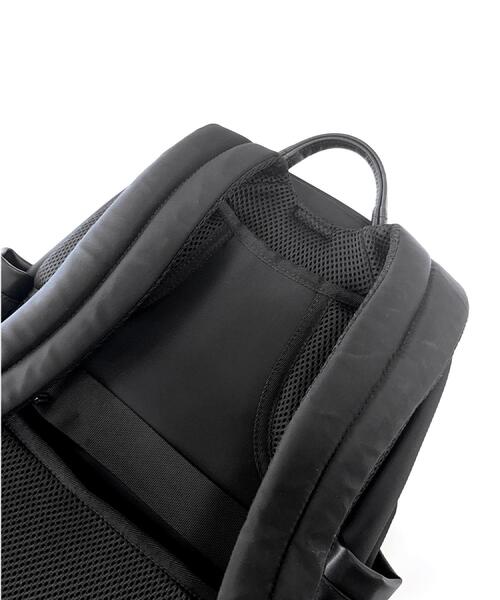 DRESSTERIOR（ドレステリア）の「【再入荷/荷重軽減】サスペンションマルチポケットリュック（バックパック/リュック・レディース・ブラック・00）」の3枚目の写真