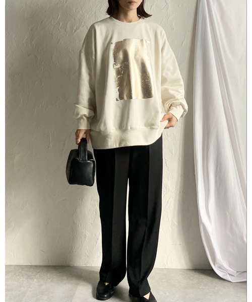 She's Closet(シーズクローゼット)の「オーバーサイズ長袖裏毛メタリック箔プリントスウェットトップス(スウェット・レディース・アイボリー/スミクロ/オフホワイト・FREE)」の15枚目の写真