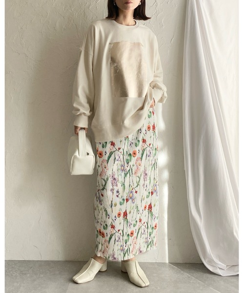 She's Closet(シーズクローゼット)の「オーバーサイズ長袖裏毛メタリック箔プリントスウェットトップス(スウェット・レディース・アイボリー/スミクロ/オフホワイト・FREE)」の17枚目の写真