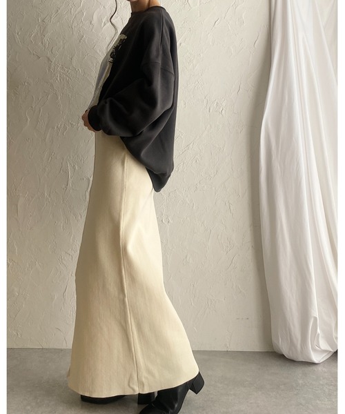 She's Closet(シーズクローゼット)の「オーバーサイズ長袖裏毛メタリック箔プリントスウェットトップス(スウェット・レディース・アイボリー/スミクロ/オフホワイト・FREE)」の20枚目の写真