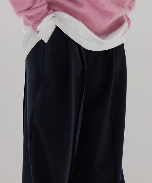 DRESSLAVE(ドレスレイブ)の「back brush 2tuck trousers(裏起毛2タックパンツ)(スラックス・レディース・ホワイト/ネイビー/チャコールグレー・36/38)」の6枚目の写真