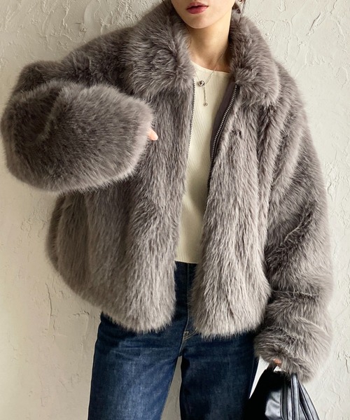 セール】ショート丈襟付きフロントジップフェイクファーコート（その他