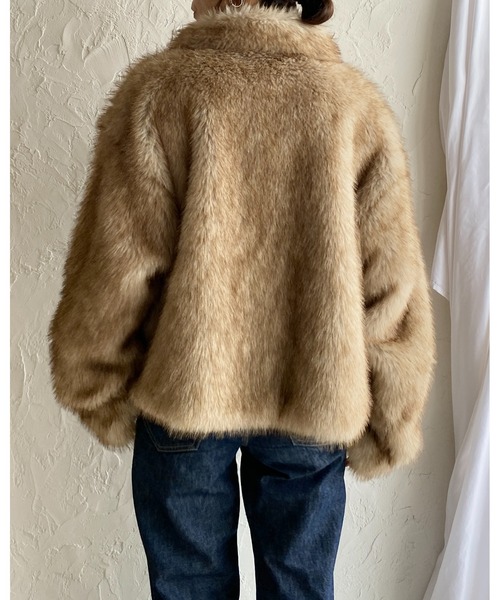 セール】ショート丈襟付きフロントジップフェイクファーコート（その他