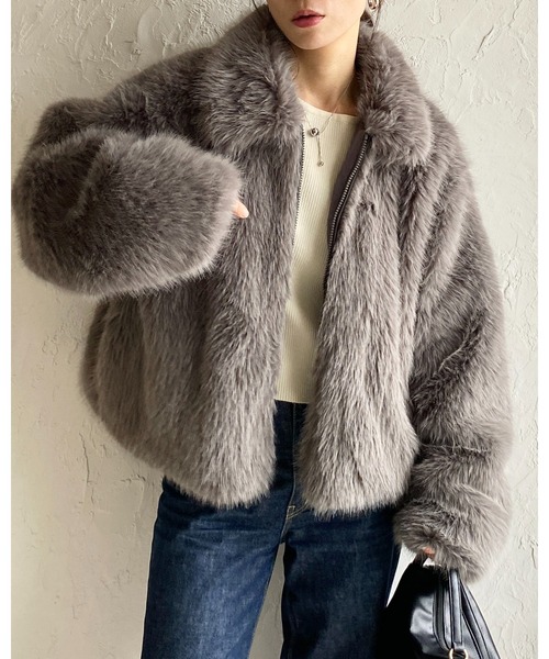 セール】ショート丈襟付きフロントジップフェイクファーコート（その他