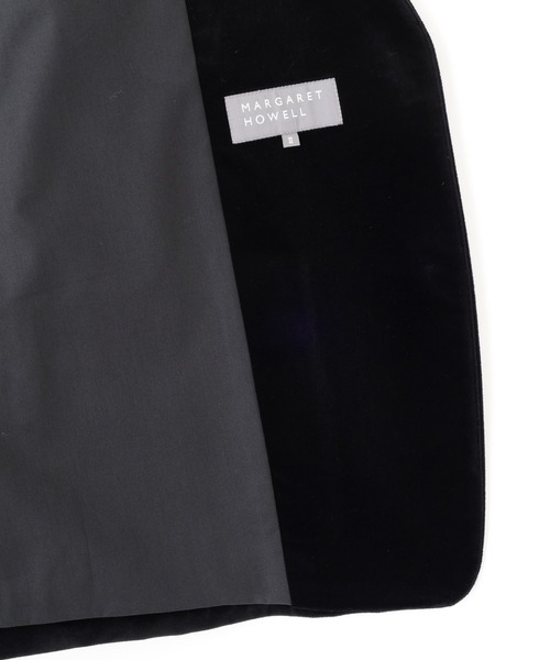 MARGARET HOWELL(マーガレットハウエル)の「RICH COTTON VELVET JACKET(テーラードジャケット・レディース・ブラック・1/2)」の6枚目の写真