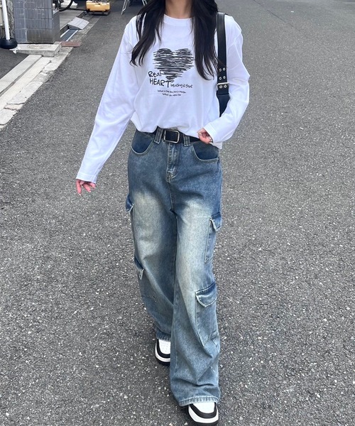 etta(エタ)の「ハート英字ロンT/長袖Tシャツ(Tシャツ/カットソー・レディース・ホワイト・MEDIUM/X-LARGE/SMALL/LARGE/X-SMALL)」の6枚目の写真