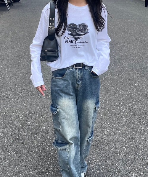 etta(エタ)の「ハート英字ロンT/長袖Tシャツ(Tシャツ/カットソー・レディース・ホワイト・MEDIUM/X-LARGE/SMALL/LARGE/X-SMALL)」の7枚目の写真