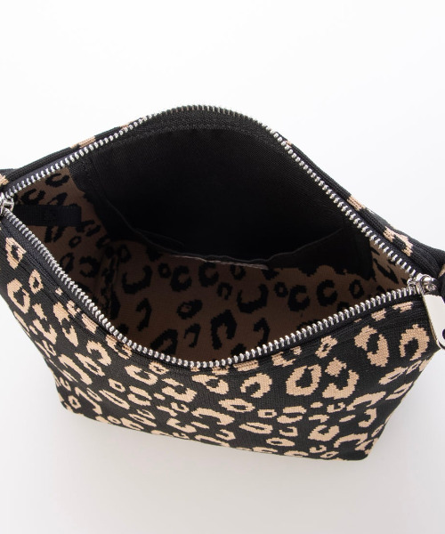 cache cache(カシュ カシュ)の「カシュカシュ cachecache / ニットジャガード舟形ショルダー(ショルダーバッグ・レディース・ベージュ/ブラック・FREE)」の5枚目の写真