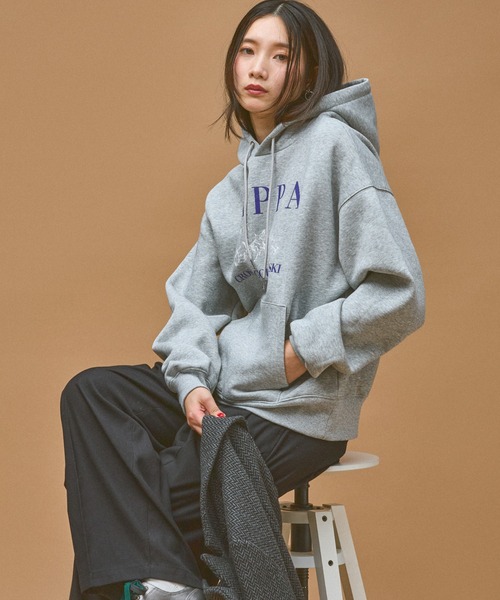 Kappa(カッパ)の「≪Kappa×and ST ウェルネスクラブ≫Ski Teamデザインパーカー (ユニセックス)(スウェット・レディース・ネイビー/グレー・SMALL/MEDIUM/LARGE)」の9枚目の写真