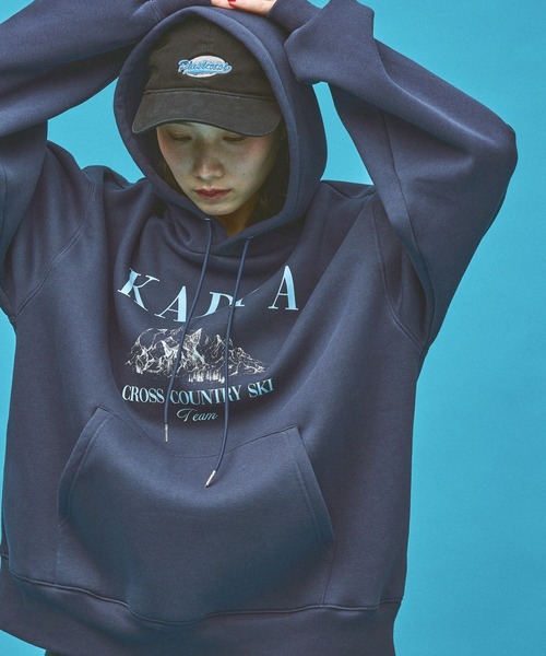 Kappa(カッパ)の「≪Kappa×and ST ウェルネスクラブ≫Ski Teamデザインパーカー (ユニセックス)(スウェット・レディース・ネイビー/グレー・SMALL/MEDIUM/LARGE)」の20枚目の写真