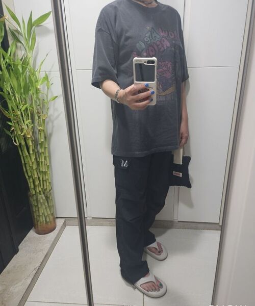 DIMITRI BLACK(ディミトリブラック)の「ASI エッセンシャル ワンタック ワイドデニムパンツ_インディゴ(デニムパンツ・レディース・その他・XX-LARGE/SMALL/MEDIUM/LARGE/X-LARGE)」の4枚目の写真