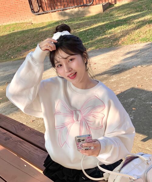 RONRON（ロンロン）の「BIG RIBBON LINE SWEATSHIRT WHITE PINK（スウェット・レディース・その他・FREE）」の5枚目の写真
