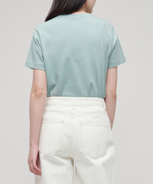 MUSINSA STANDARD WOMAN（ムシンサスタンダードウーマン）の「ウィメンズベーシッククルーネックTシャツ[ダスティミント]（Tシャツ/カットソー・レディース・その他・SMALL/MEDIUM/LARGE/X-LARGE/X-SMALL）」の4枚目の写真