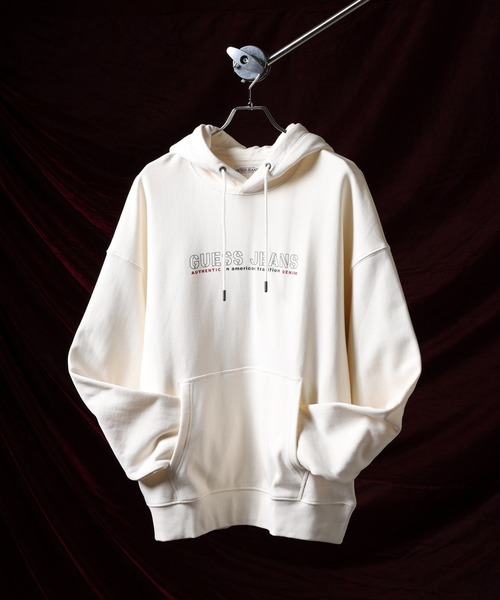 GUESS JEANS（ゲスジーンズ）の「GUESS JEANS フロントプリントスウェットパーカー（パーカー・メンズ・アイボリー/レッド・L/S/XL/M）」の2枚目の写真