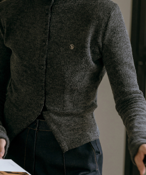 MAYVERU(メイバーユー)の「Quarry Wool Cardigan Knitwear _ Gray(カーディガン/ボレロ・レディース・チャコールグレー・SMALL/MEDIUM)」の7枚目の写真
