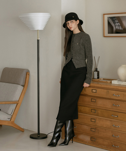 MAYVERU(メイバーユー)の「Quarry Wool Cardigan Knitwear _ Gray(カーディガン/ボレロ・レディース・チャコールグレー・SMALL/MEDIUM)」の6枚目の写真