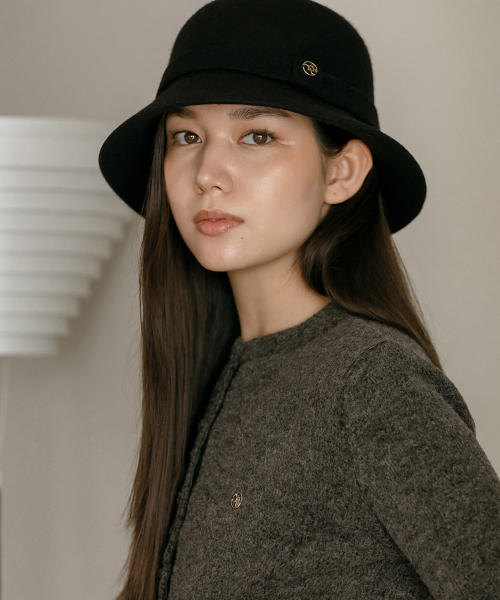 MAYVERU(メイバーユー)の「Quarry Wool Cardigan Knitwear _ Gray(カーディガン/ボレロ・レディース・チャコールグレー・SMALL/MEDIUM)」の3枚目の写真