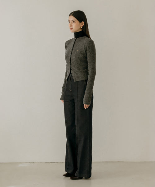 MAYVERU(メイバーユー)の「Quarry Wool Cardigan Knitwear _ Gray(カーディガン/ボレロ・レディース・チャコールグレー・SMALL/MEDIUM)」の19枚目の写真