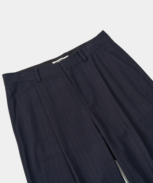 EXCONTAINER(エックスコンテナ)の「クラシックワンタックピンストライプトラウザー(ネイビー)(スラックス・メンズ・その他・X-LARGE/MEDIUM/LARGE)」の2枚目の写真