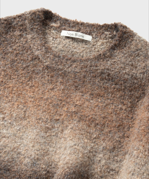 NONBLANK（ノンブランク）の「グラデーションラウンドニット_BROWN（ニット/セーター・メンズ・その他・SMALL/MEDIUM/LARGE/X-LARGE）」の3枚目の写真