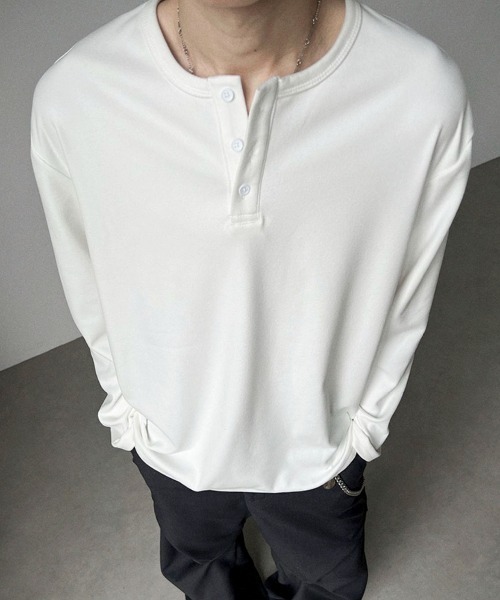 link lot(リンクロット)の「【フリース素材】ヘンリーネックロングスリーブシャツ(Tシャツ/カットソー・メンズ・ブラック/ホワイト/ダークグレー・M/L)」の7枚目の写真