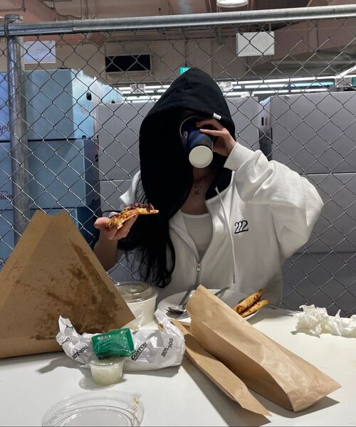 222(イトゥドゥル)の「HOODIE 004 (WHITE)(パーカー・レディース・ホワイト・FREE)」の3枚目の写真