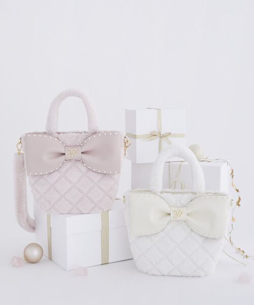 Maison de FLEUR（メゾンドフルール）の「フェイクファーパールリボントートバッグ（ハンドバッグ・レディース・ピンク/ホワイト・FREE）」の9枚目の写真