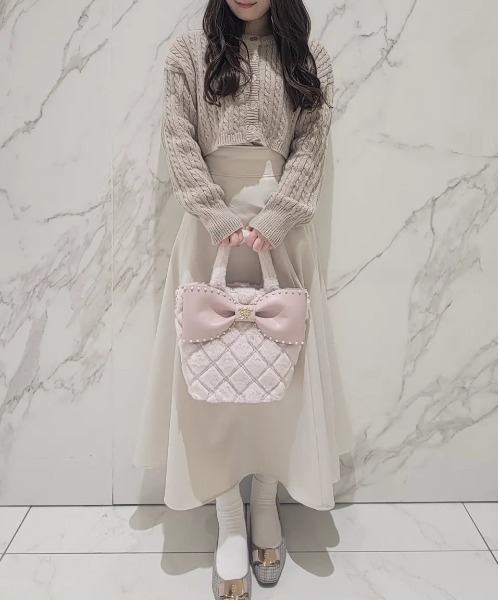 Maison de FLEUR（メゾンドフルール）の「フェイクファーパールリボントートバッグ（ハンドバッグ・レディース・ピンク/ホワイト・FREE）」の3枚目の写真