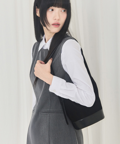 ALKI ALKA(アルキアルカ)の「Combo Bucket Bag (Black)(ショルダーバッグ・レディース・ブラック・FREE)」の3枚目の写真