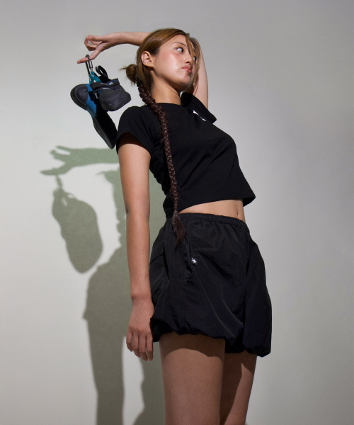 WHILE(ワイル)の「ストリング2WAYクライミングパンツ 夏用登山服 ショートパンツ (COAL BLACK)(その他パンツ・レディース・その他・SMALL/MEDIUM)」の6枚目の写真