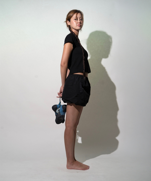 WHILE(ワイル)の「ストリング2WAYクライミングパンツ 夏用登山服 ショートパンツ (COAL BLACK)(その他パンツ・レディース・その他・SMALL/MEDIUM)」の7枚目の写真