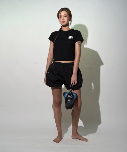 WHILE(ワイル)の「ストリング2WAYクライミングパンツ 夏用登山服 ショートパンツ (COAL BLACK)(その他パンツ・レディース・その他・SMALL/MEDIUM)」の8枚目の写真