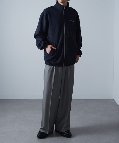MAISON CLUB(メゾンクラブ)の「【MAISON CLUB】ワンポイント刺繍フルジップトラックスウェット LESS IS MORE(ジャージ・メンズ・ブラック/ネイビー/グレー・M/L/XL)」の9枚目の写真