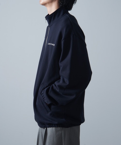 MAISON CLUB(メゾンクラブ)の「【MAISON CLUB】ワンポイント刺繍フルジップトラックスウェット LESS IS MORE(ジャージ・メンズ・ブラック/ネイビー/グレー・M/L/XL)」の12枚目の写真