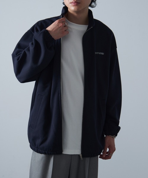 MAISON CLUB(メゾンクラブ)の「【MAISON CLUB】ワンポイント刺繍フルジップトラックスウェット LESS IS MORE(ジャージ・メンズ・ブラック/ネイビー/グレー・M/L/XL)」の10枚目の写真