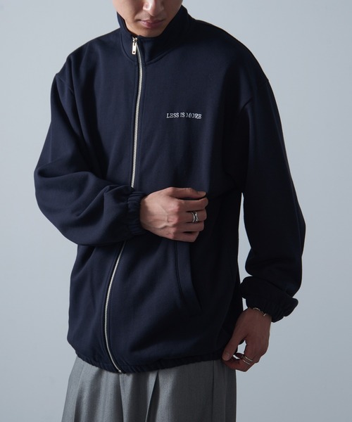 MAISON CLUB(メゾンクラブ)の「【MAISON CLUB】ワンポイント刺繍フルジップトラックスウェット LESS IS MORE(ジャージ・メンズ・ブラック/ネイビー/グレー・M/L/XL)」の13枚目の写真