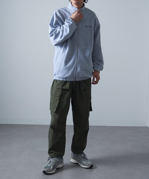MAISON CLUB(メゾンクラブ)の「【MAISON CLUB】ワンポイント刺繍フルジップトラックスウェット LESS IS MORE(ジャージ・メンズ・ブラック/ネイビー/グレー・M/L/XL)」の19枚目の写真