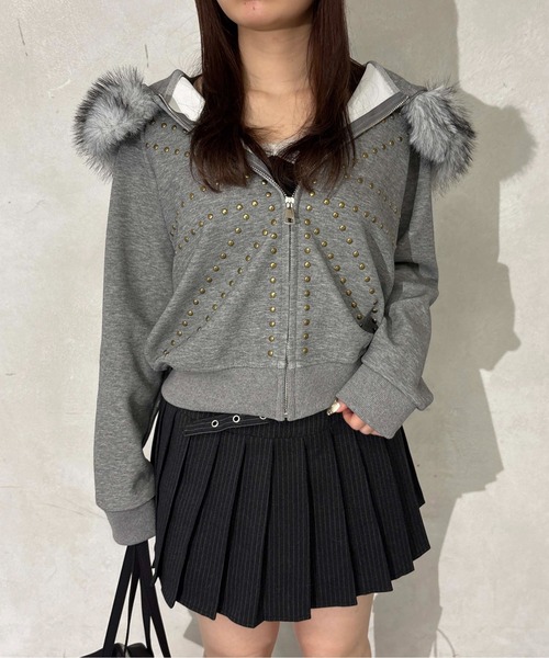 sedacle girl(セダクルガール)の「ユニオンスタッズフェイクファーパーカー(パーカー・レディース・ブラック/グレー・FREE)」の12枚目の写真