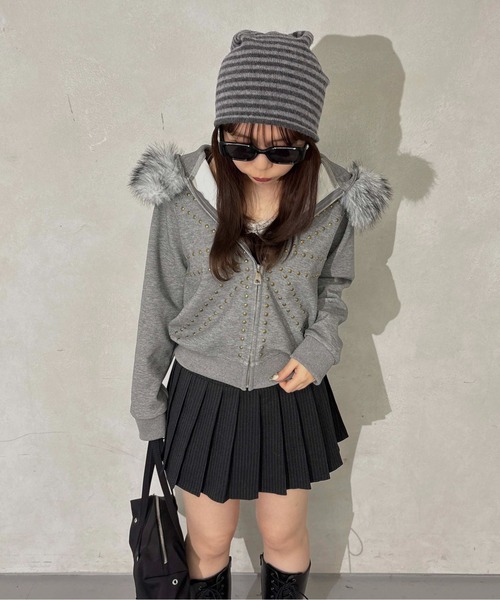 sedacle girl(セダクルガール)の「ユニオンスタッズフェイクファーパーカー(パーカー・レディース・ブラック/グレー・FREE)」の13枚目の写真