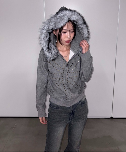 sedacle girl(セダクルガール)の「ユニオンスタッズフェイクファーパーカー(パーカー・レディース・ブラック/グレー・FREE)」の22枚目の写真