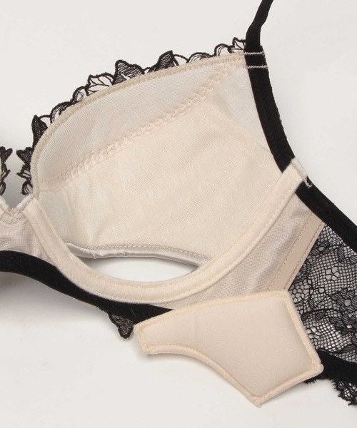 Ravijour(ラヴィジュール)の「フィオナ グラマーアップ ブラ(B~Eカップ)(ブラジャー・レディース・ブラック/ベージュ・B65/B70/C70/D70/B75/C65/C75/D65/D75/E65/E70/E75)」の12枚目の写真