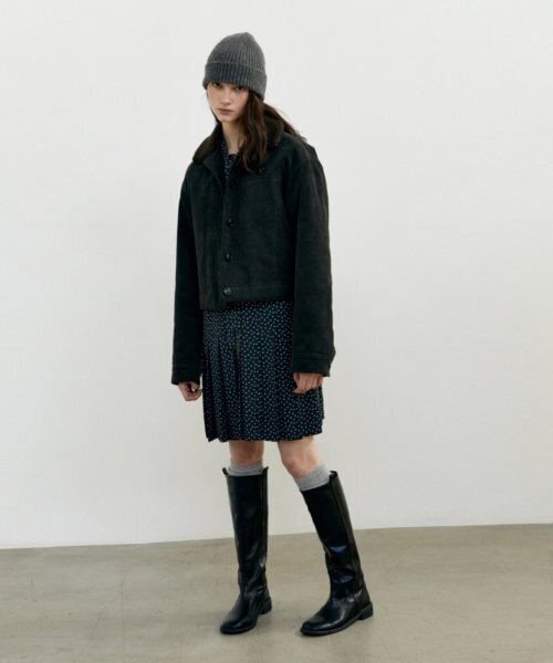 UNNOUT(アナウト)の「CORDUROY PADDED JACKET - CHARCOAL(ダウンジャケット/コート・レディース・その他・ONE SIZE)」の3枚目の写真