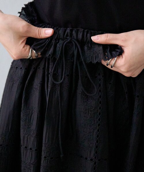 BEARDSLEY（ビアズリー）の「《HiROMITHiSTLE》スクエアフレームスカート（スカート・レディース・ベージュ/ブラック・FREE）」の7枚目の写真