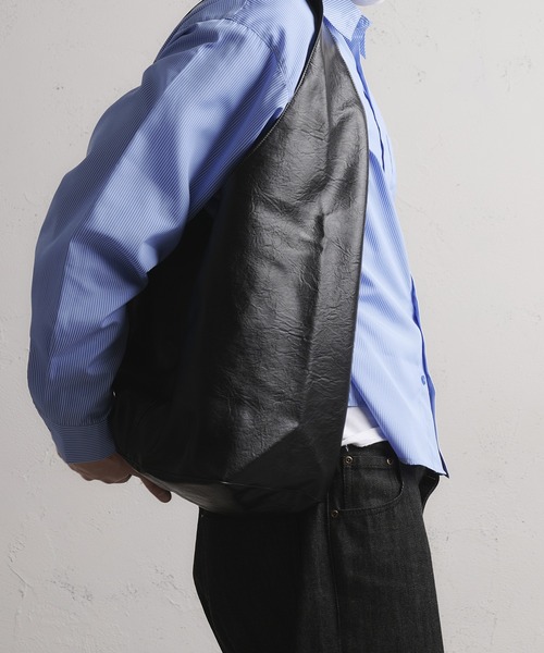 Regen Glanz(レーゲングランツ)の「synthetic leather simple bag / シンセティックレザーシンプルバッグ(トートバッグ・メンズ・ブラック/ブラウン系その他/グリーン・FREE)」の10枚目の写真