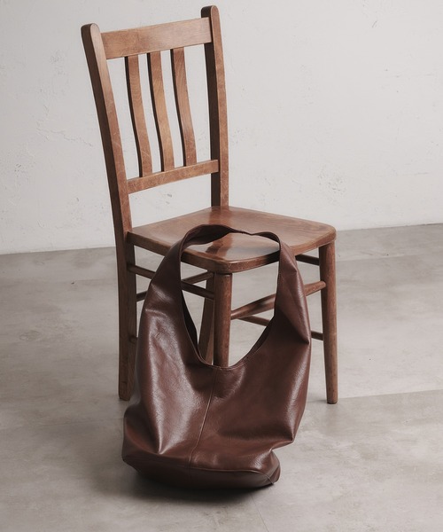 Regen Glanz(レーゲングランツ)の「synthetic leather simple bag / シンセティックレザーシンプルバッグ(トートバッグ・メンズ・ブラック/ブラウン系その他/グリーン・FREE)」の15枚目の写真