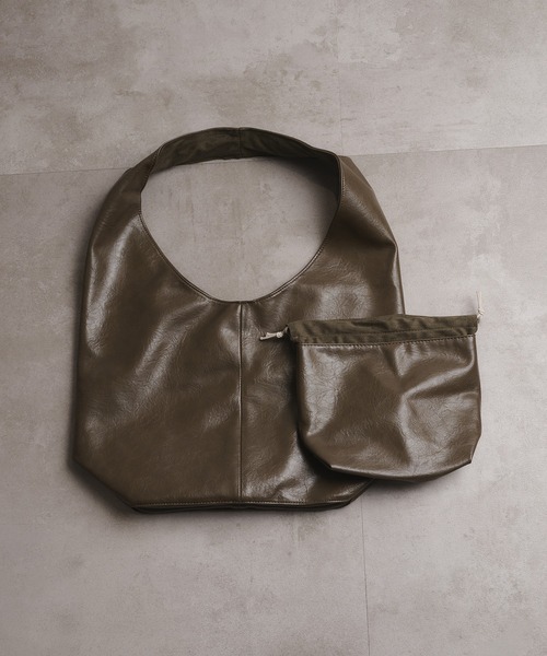 Regen Glanz(レーゲングランツ)の「synthetic leather simple bag / シンセティックレザーシンプルバッグ(トートバッグ・メンズ・ブラック/ブラウン系その他/グリーン・FREE)」の21枚目の写真